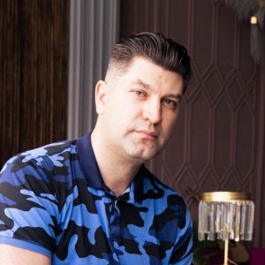Илья Сухарев