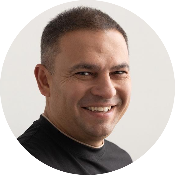 Олег Ступеньков