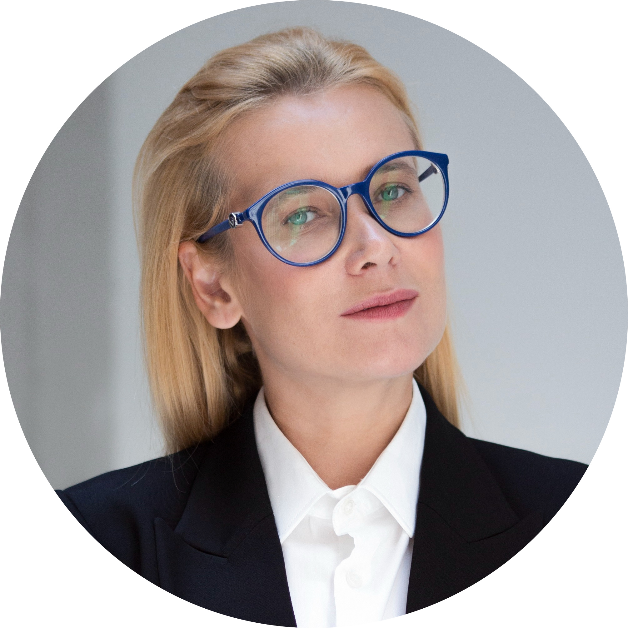 Любовь Алипова