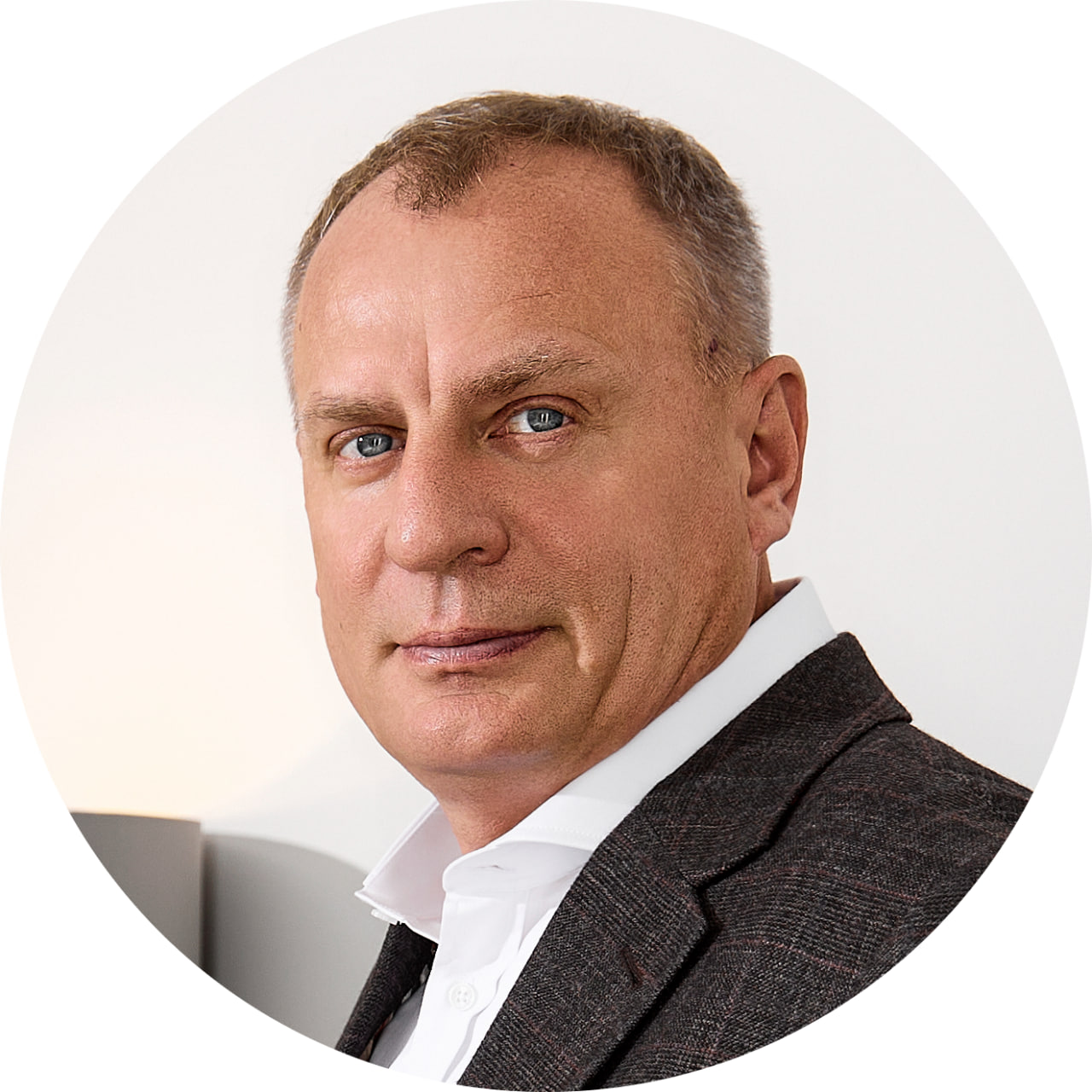 Николай Антонов