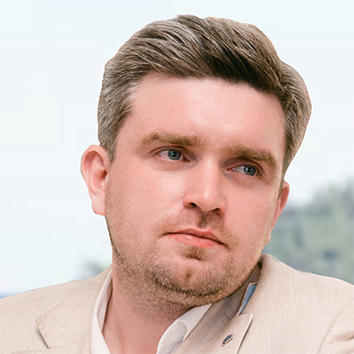 Денис Ефремов