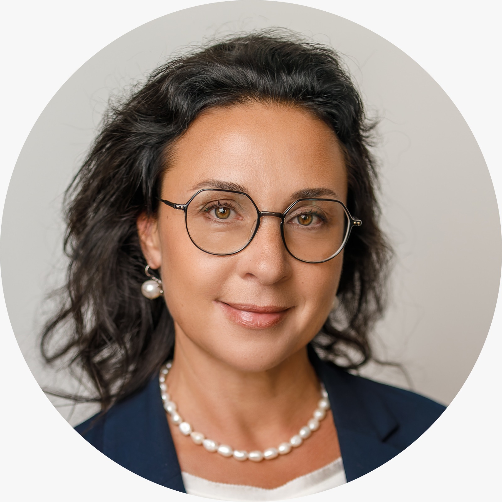 Юлия Сахарова