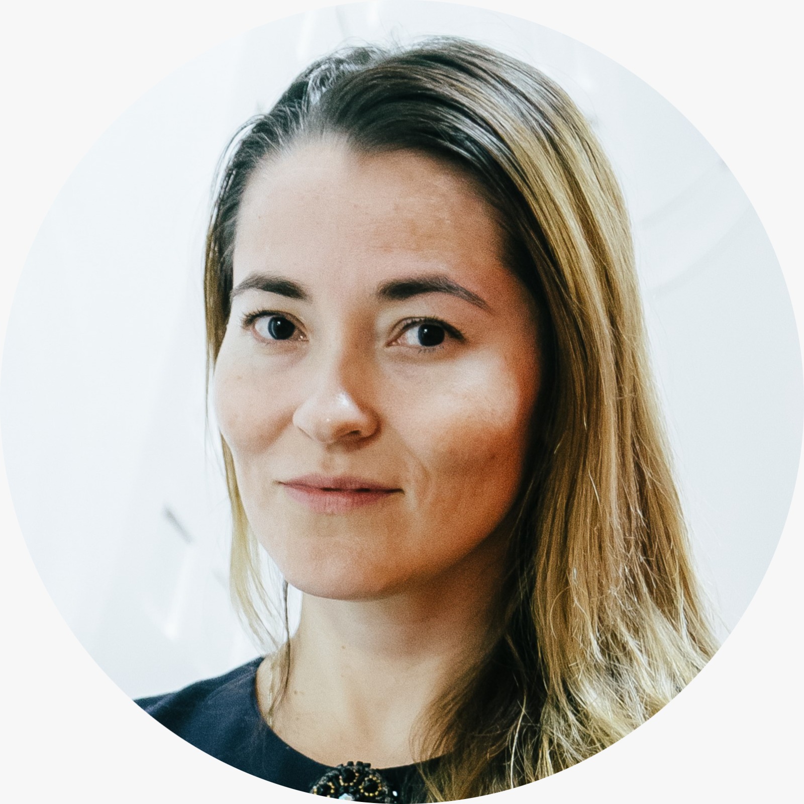 Анна Леонтьева