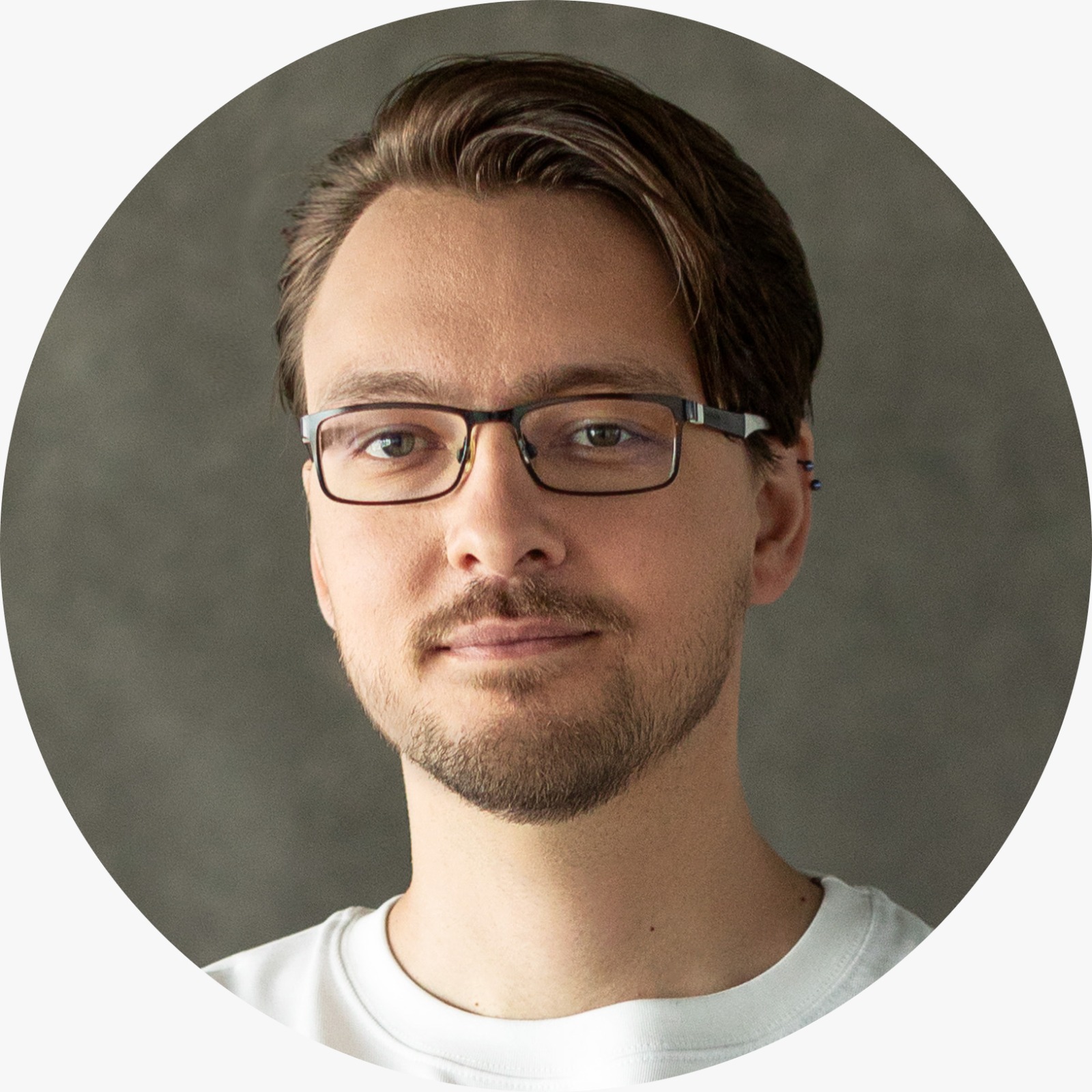 Дмитрий Ларин